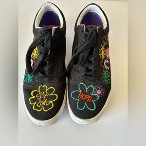 Women’s Vans Cultivate Care Embroidered Black Floral Lace Up Cavas Sneakers